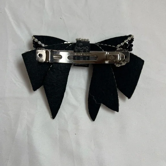 Elegant Black and Silver Bow Hair Clip - Picture 6 of 6
